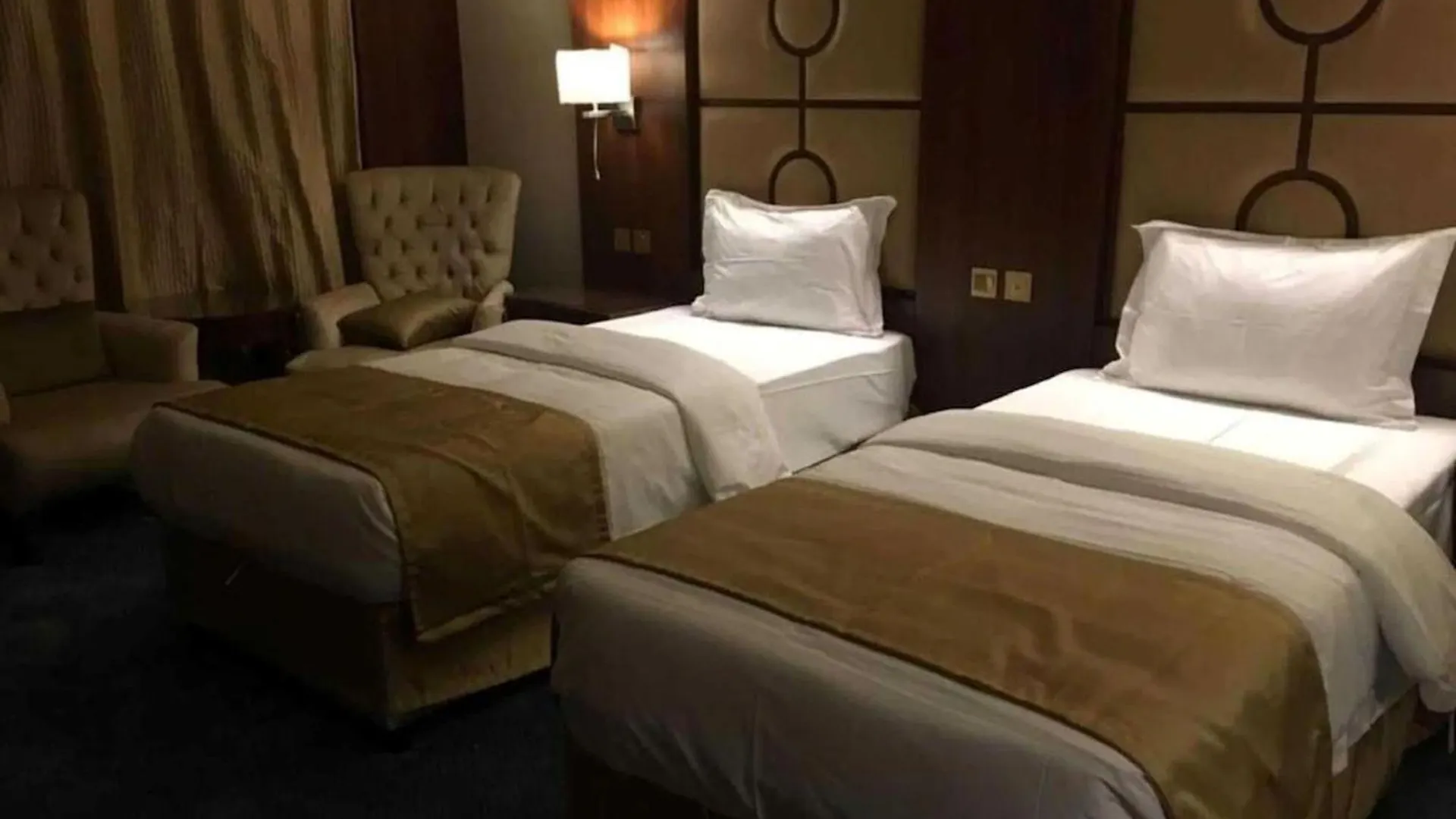 Dancenter Harbour Gateway Jeddah Beach Vivid Plaza Hotel