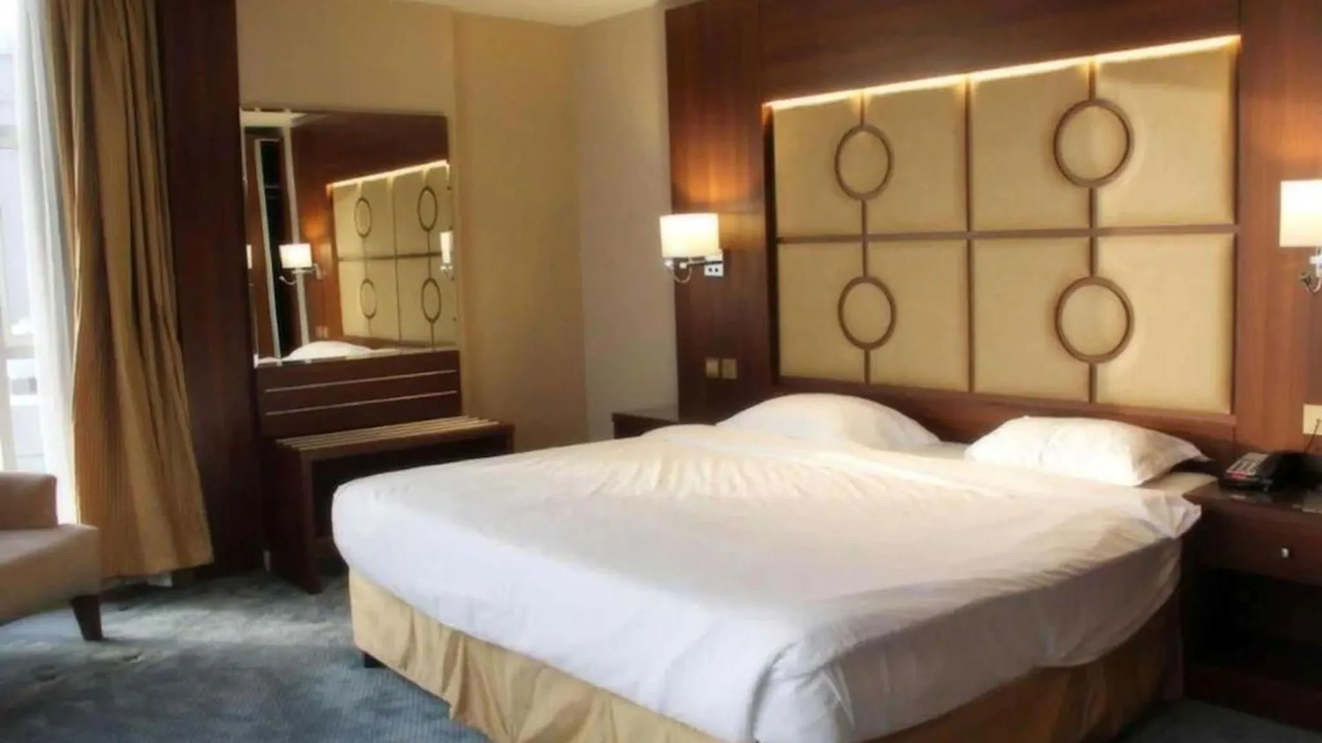 ****  Dancenter Harbour Gateway Jeddah Beach Vivid Plaza Hotel Saudi-Arabien