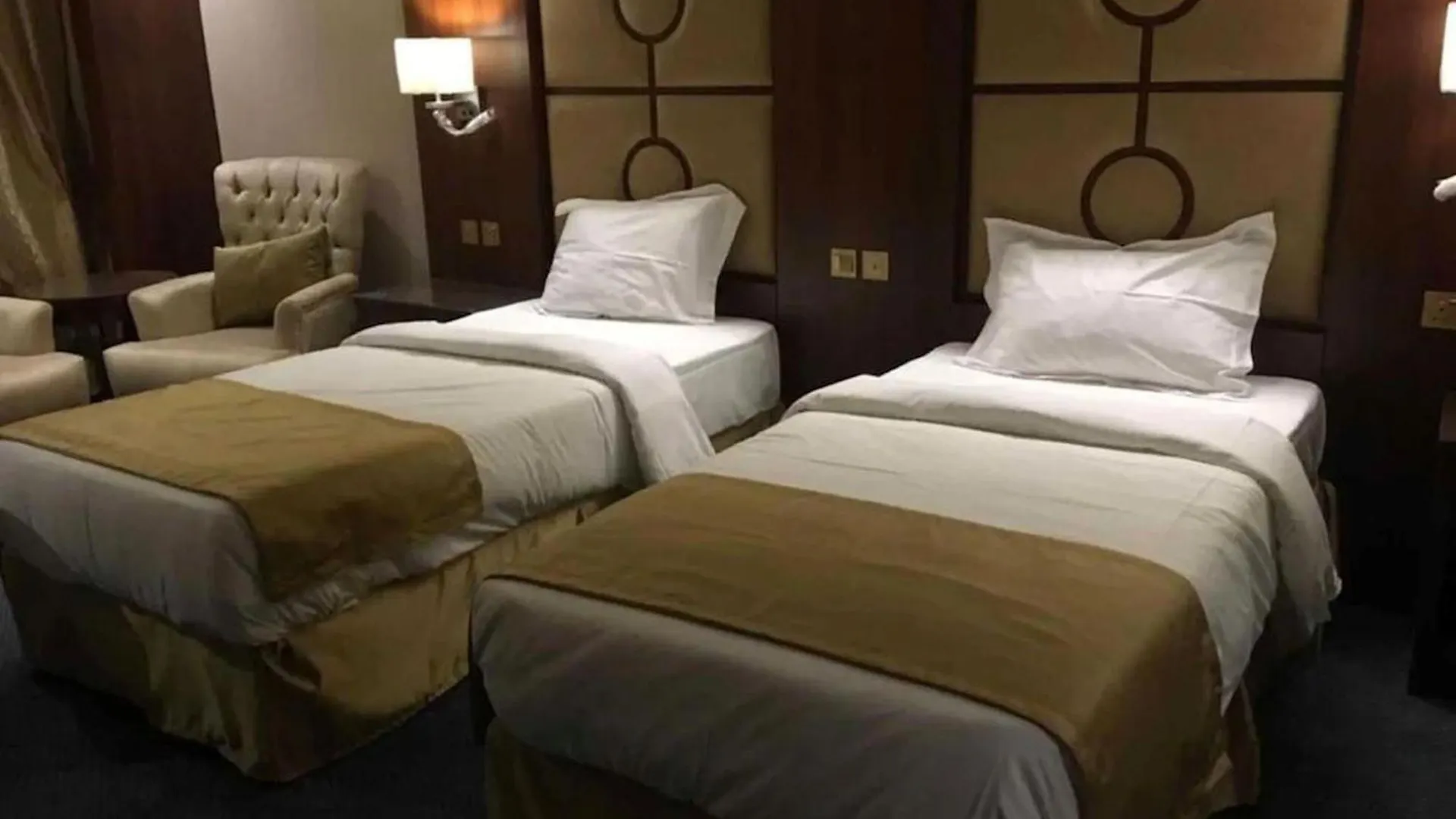 ****  Dancenter Harbour Gateway Jeddah Beach Vivid Plaza Hotel Saudi-Arabien
