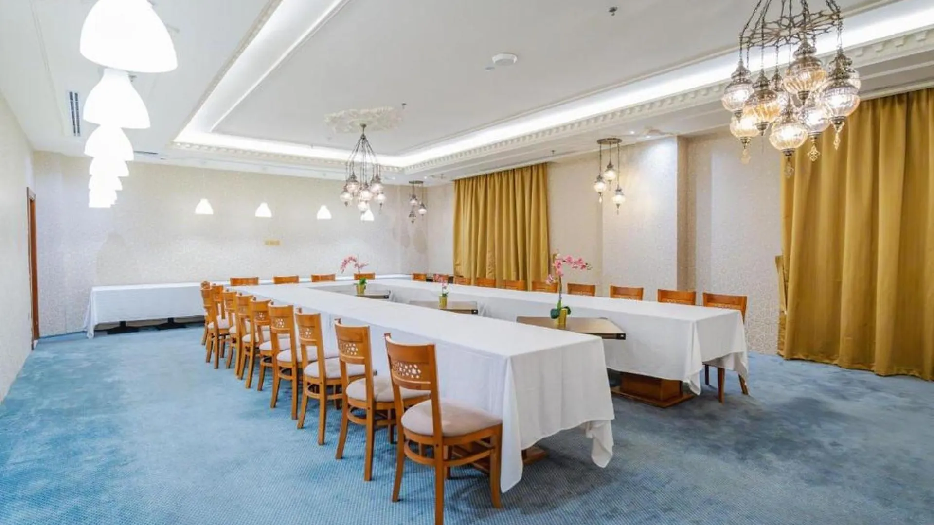 Dancenter Harbour Gateway Jeddah Beach Vivid Plaza Hotel Saudi-Arabien